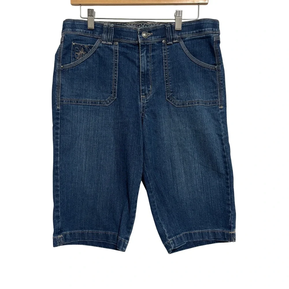 Gloria Vanderbilt Bermuda Shorts Blue Denim Embroidered Pockets Casual 10